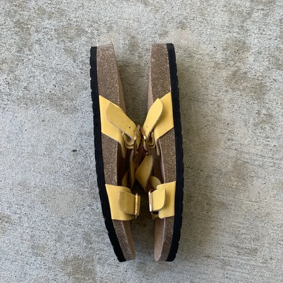 Cliffs by White Mountain Gionna Yellow Sandals - Picture 8 of 11